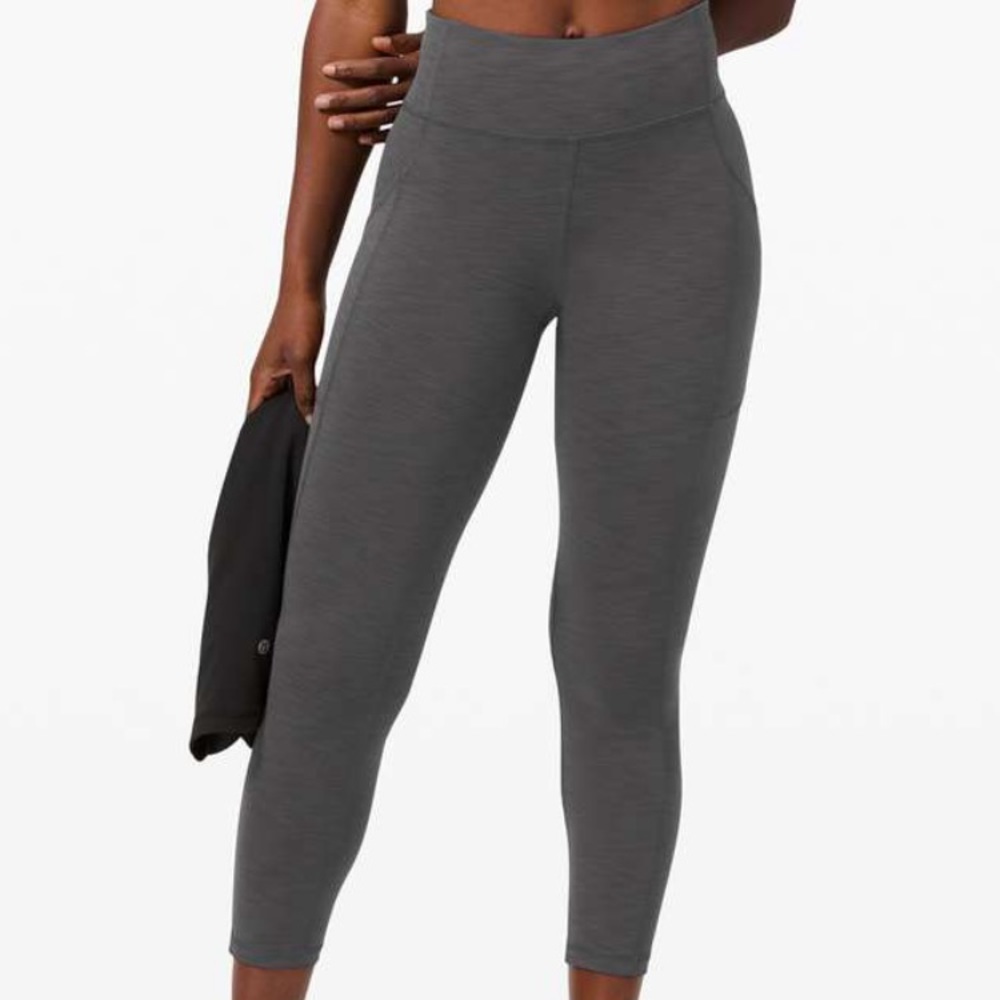 NWT size 10 Lululemon Invigorate HR Tight 25"